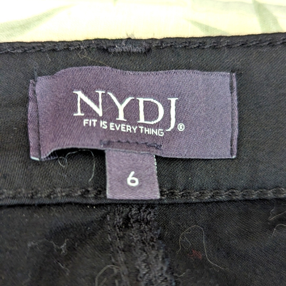 NYDJ LiftxTuck  size 6